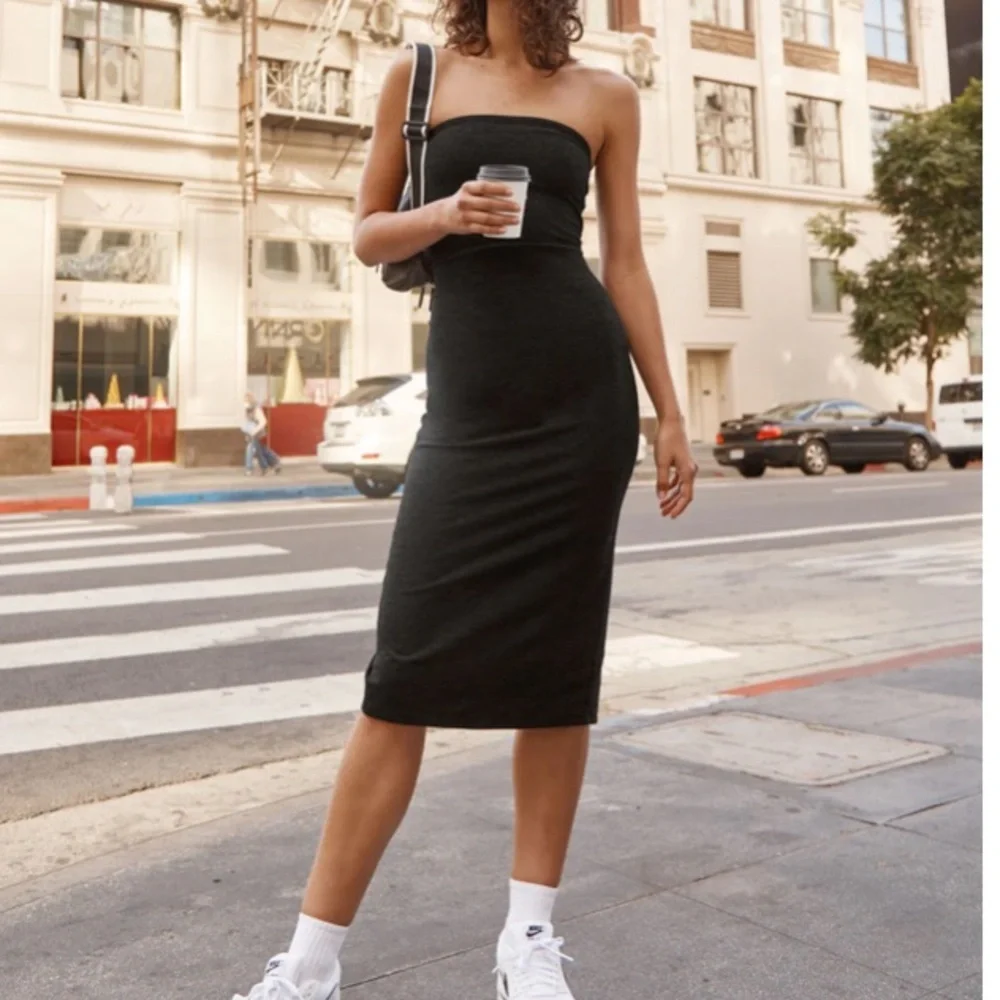 BEYOND YOGA GREY SPACEDYE STRAPLESS MIDI DRESS MEDIUM